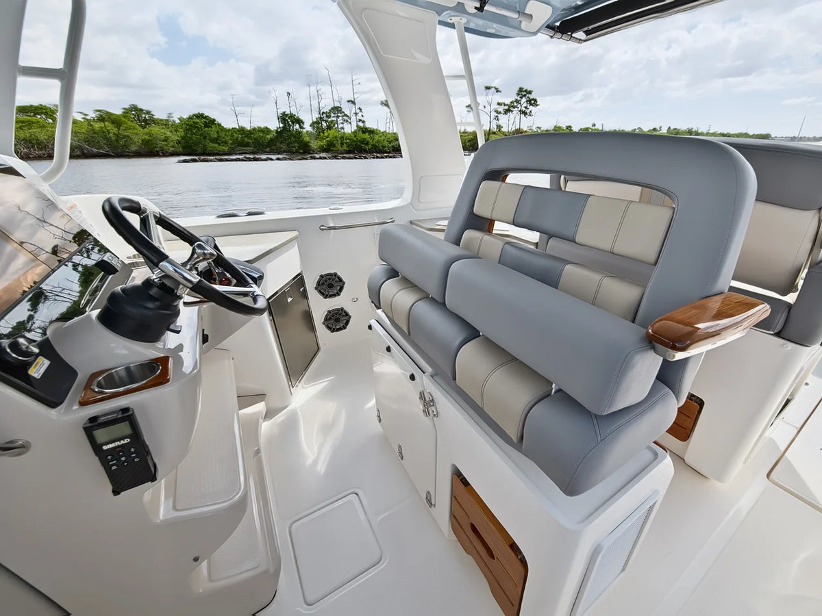 2025 Boston Whaler 350 REALM 35.0 feet, Stuart, Florida #64
