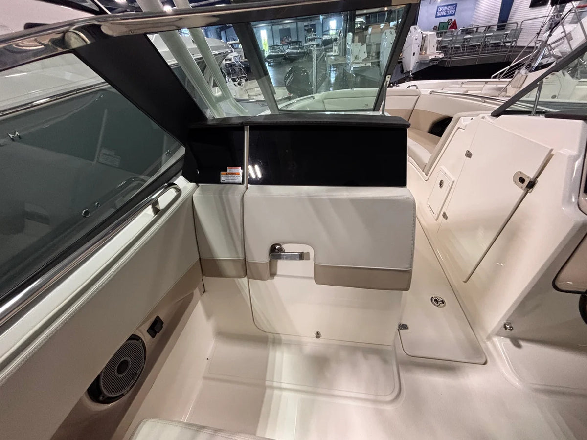 2027 Boston Whaler 240 Vantage 24.0 feet, Clearwater, Florida #9