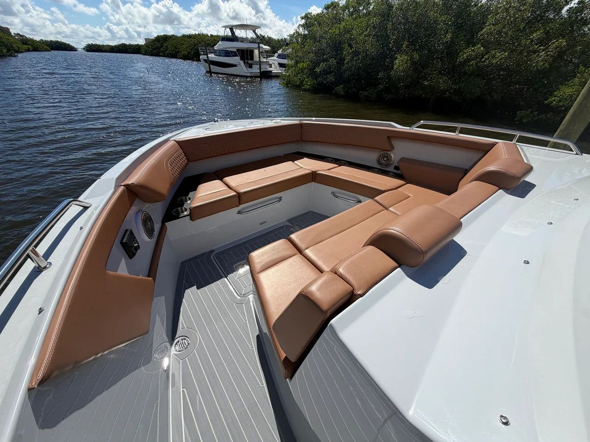 2024 Cruisers Yachts 34 GLS South Beach Outboard 34.0 feet, Clearwater, Florida #16