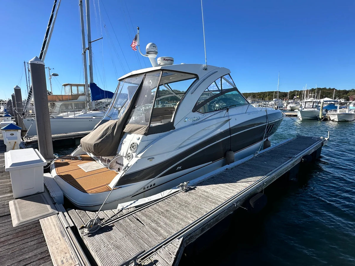 2014 Cruisers Yachts 380 EXPRESS 38.0 feet, Danvers, Massachusetts #4