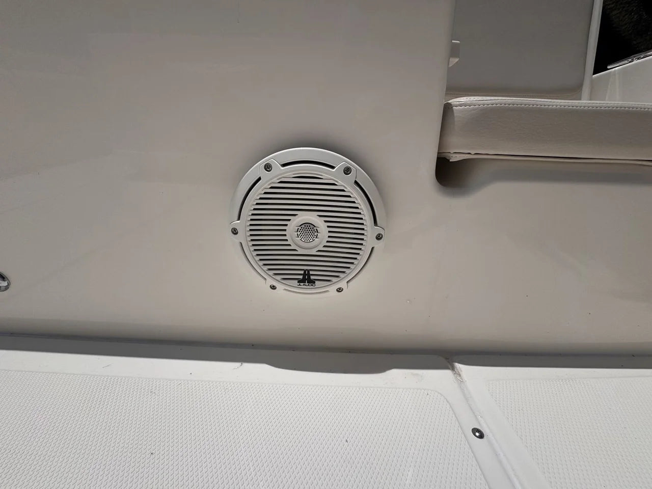 2027 Boston Whaler 210 Montauk 21.0 feet, Pompano Beach, Florida #27