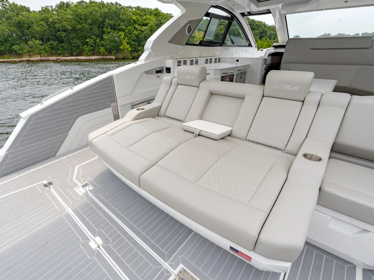2027 Cruisers Yachts 42 GLS Outboard 42.0 feet, Lake Ozark, MO #15