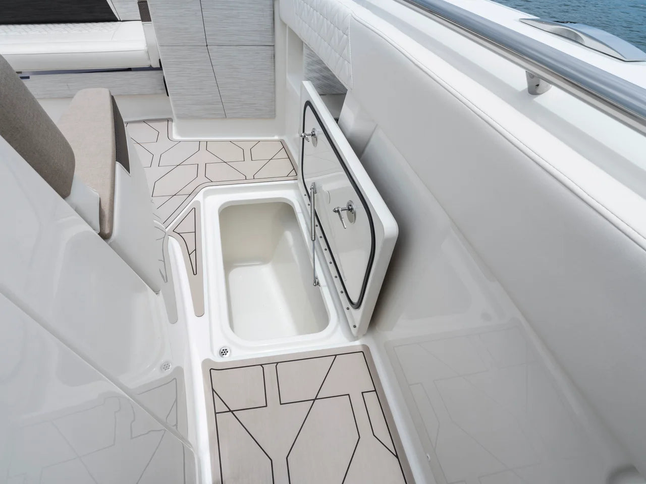 2027 Ducari 37 XIV 37.0 feet, Jupiter, Florida #68