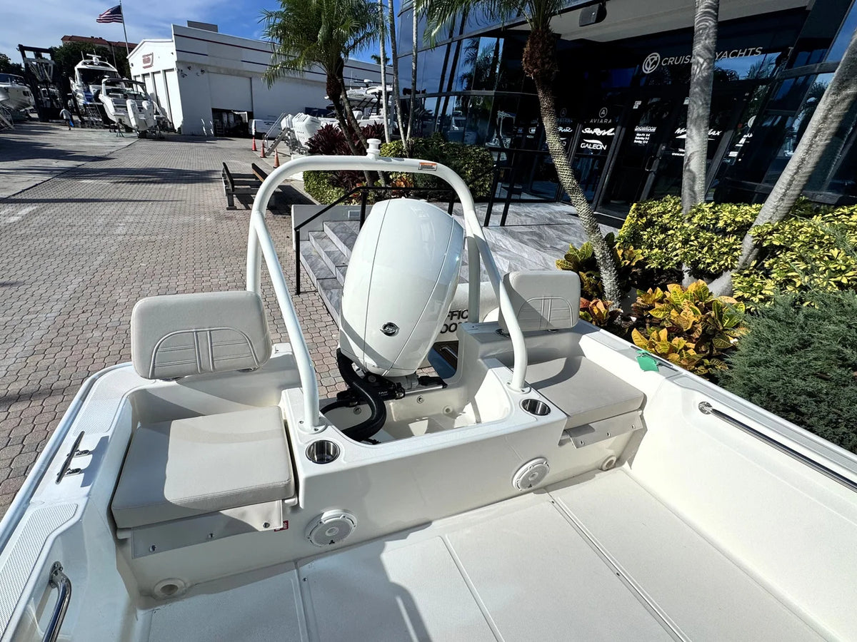 2027 Boston Whaler 190 Montauk 19.0 feet, Pompano Beach, Florida #9