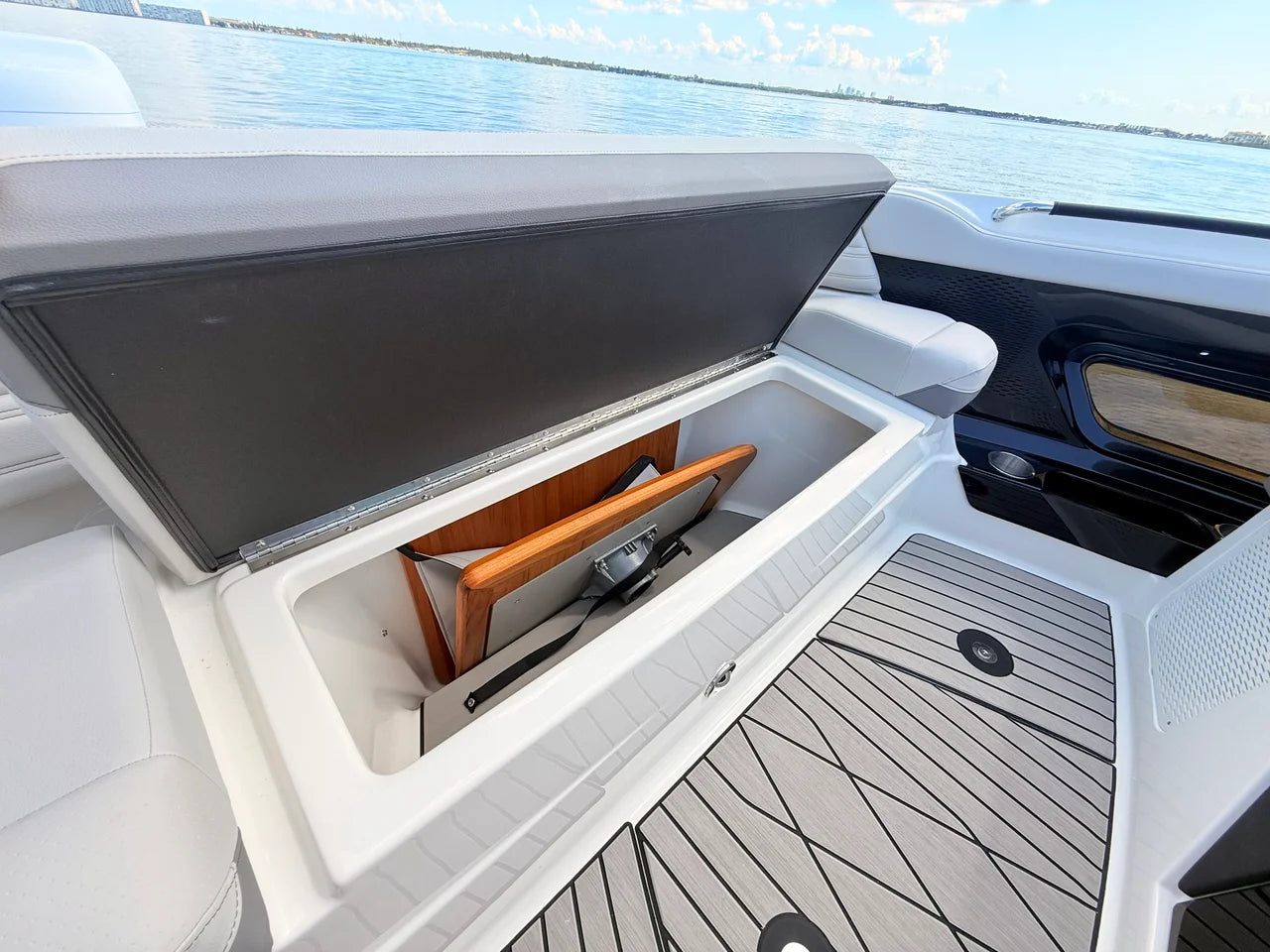 2027 Sea Ray SLX 360 Outboard 36.0 feet, St Petersburg, FL #83