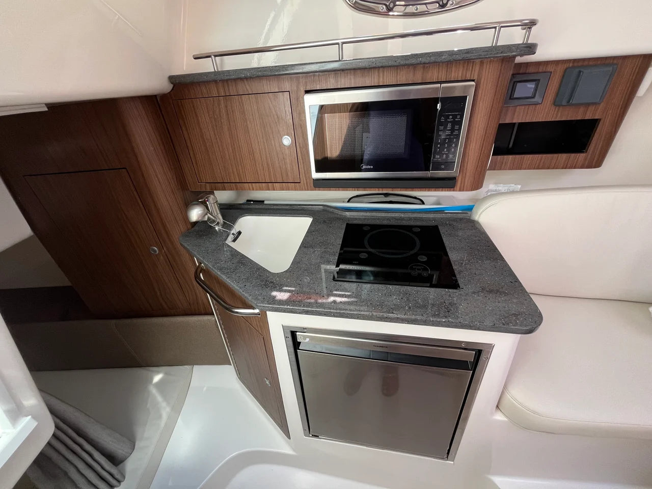 2027 Boston Whaler 285 Conquest 28.0 feet, Wakefield, RI #29