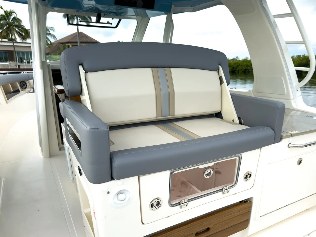 2026 Boston Whaler 350 Realm 35.0 feet, Fort Myers, FL #8