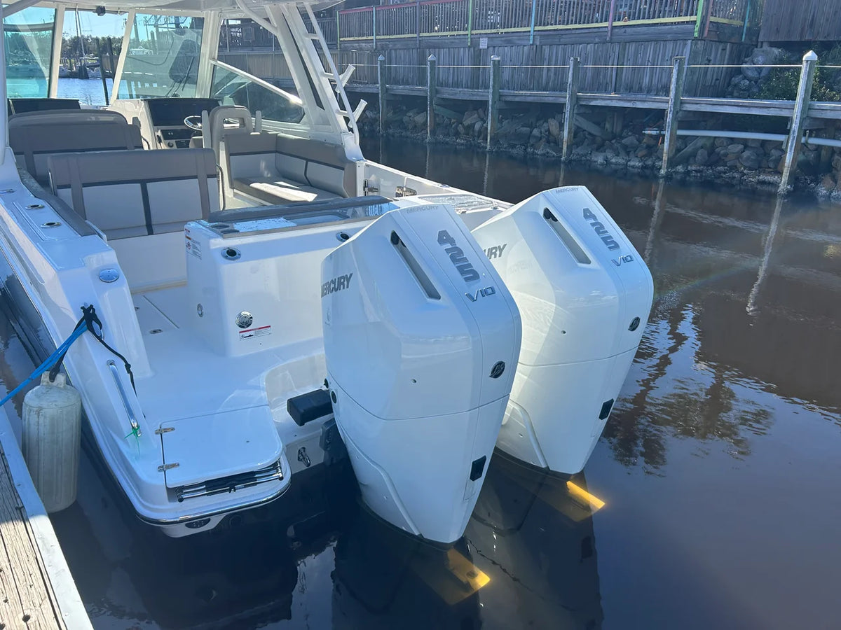 2027 Boston Whaler 330 Vantage 33.0 feet, Pensacola, Florida #9