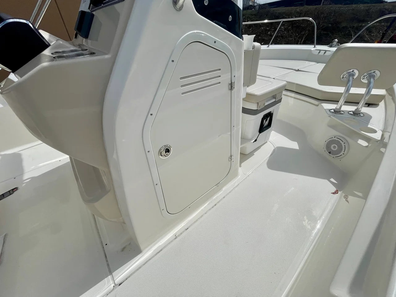 2026 Boston Whaler 210 Montauk 21.0 feet, Danvers, Massachusetts #12