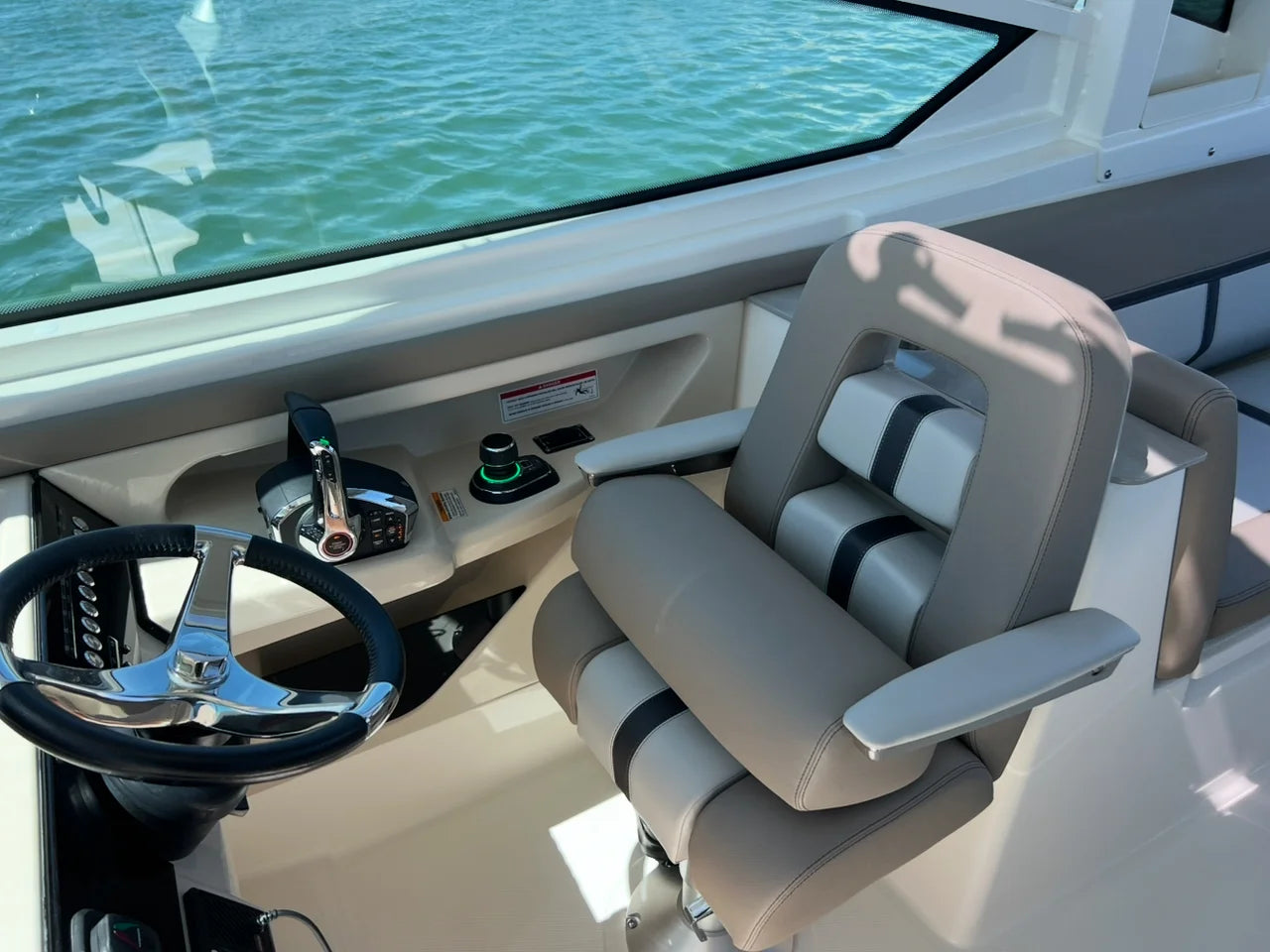 2026 Boston Whaler 330 Vantage 33.0 feet, Wrightsville Beach, North Carolina #20
