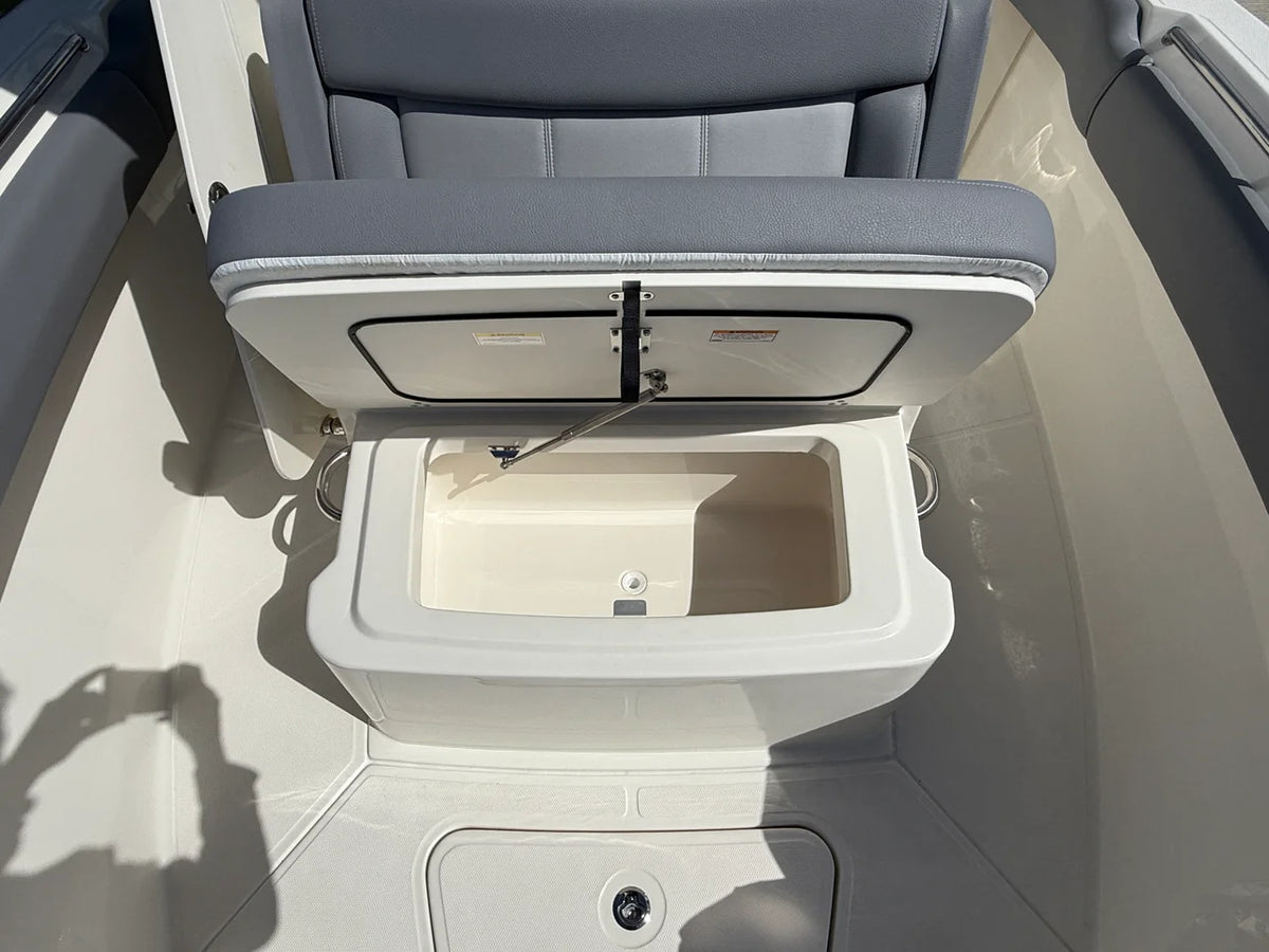 2027 Boston Whaler 250 Outrage 25.0 feet, Wrightsville Beach, North Carolina #24