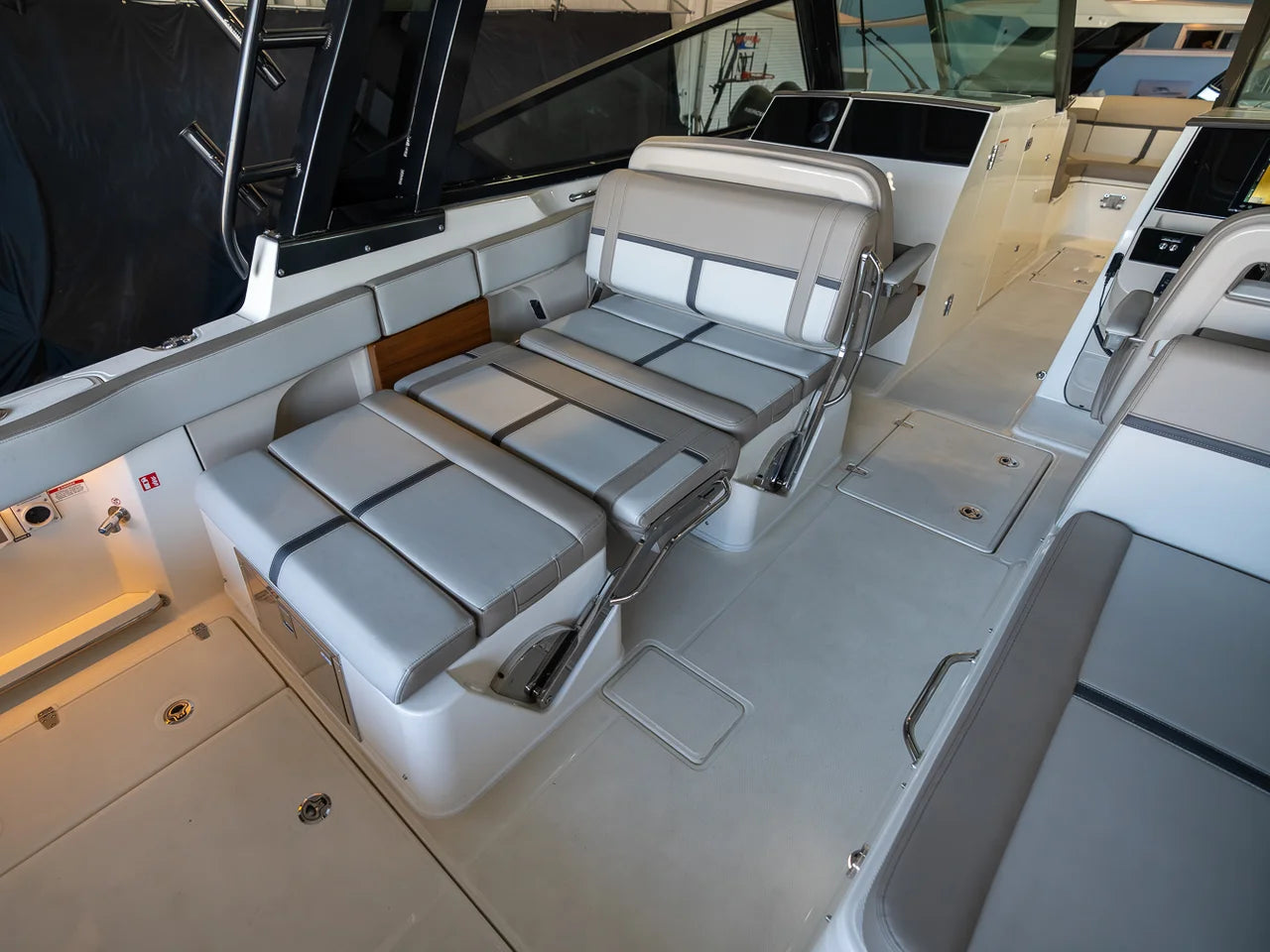 2026 Boston Whaler 330 Vantage 33.0 feet, Panama City, FL #55