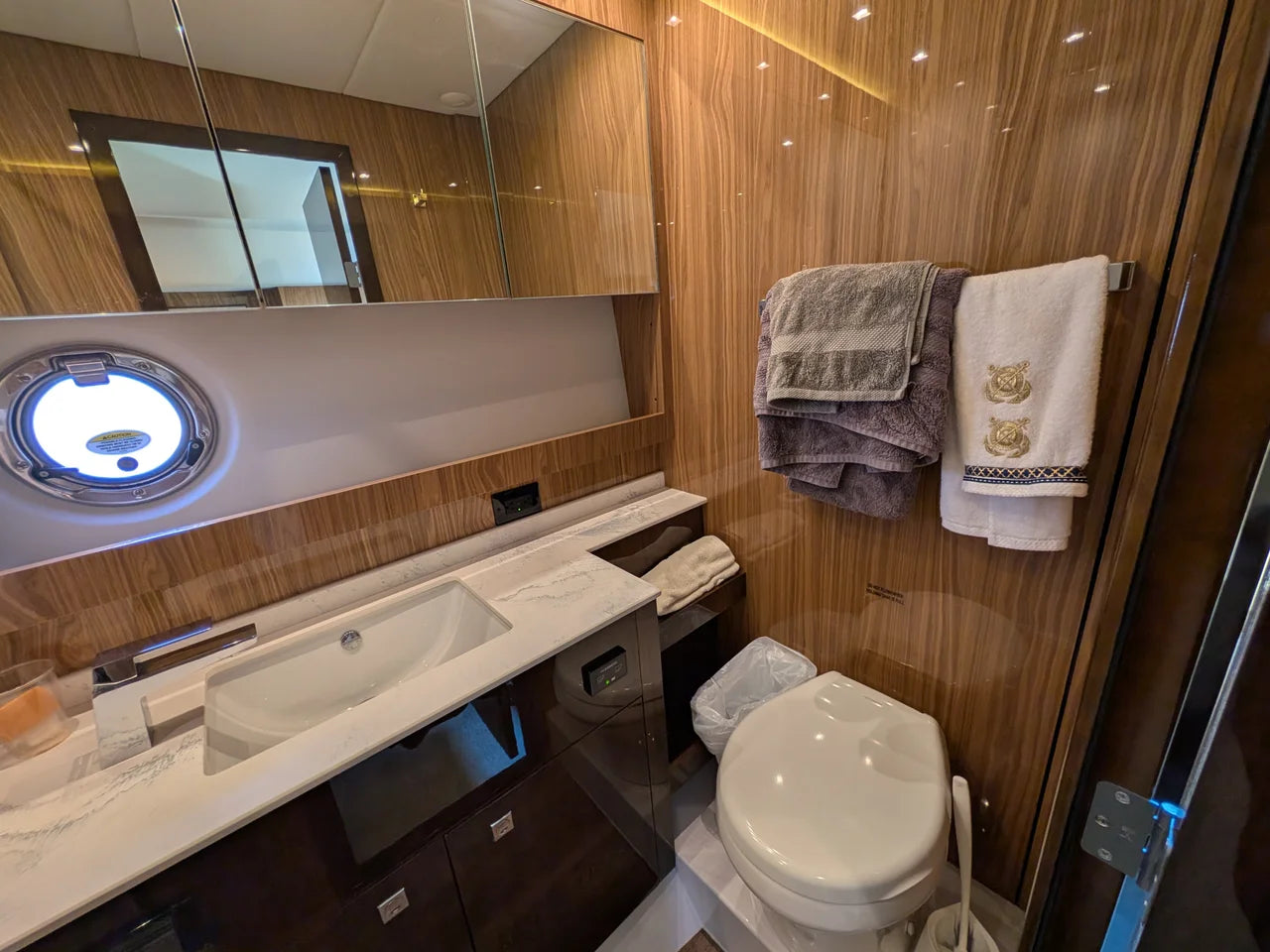 2022 Cruisers Yachts 54 Cantius 54.0 feet, Grasonville, MD #118
