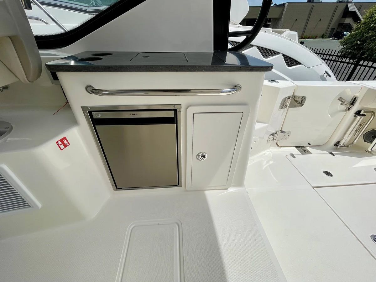 2026 Boston Whaler 325 Conquest 32.0 feet, Danvers, Massachusetts #8