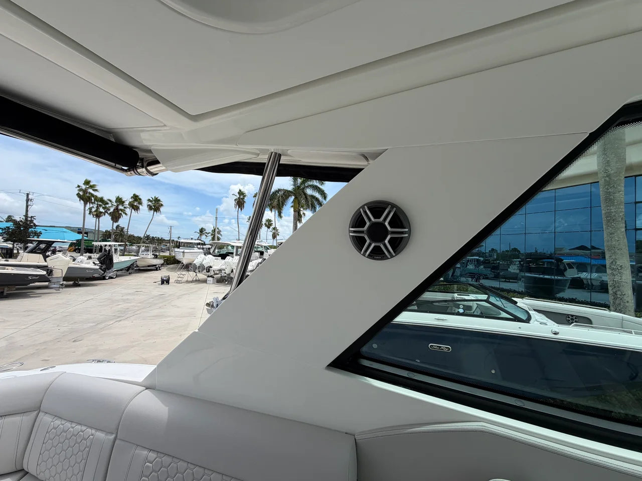 2027 Sea Ray Sundancer 320 Outboard 32.0 feet, Stuart, Florida #41