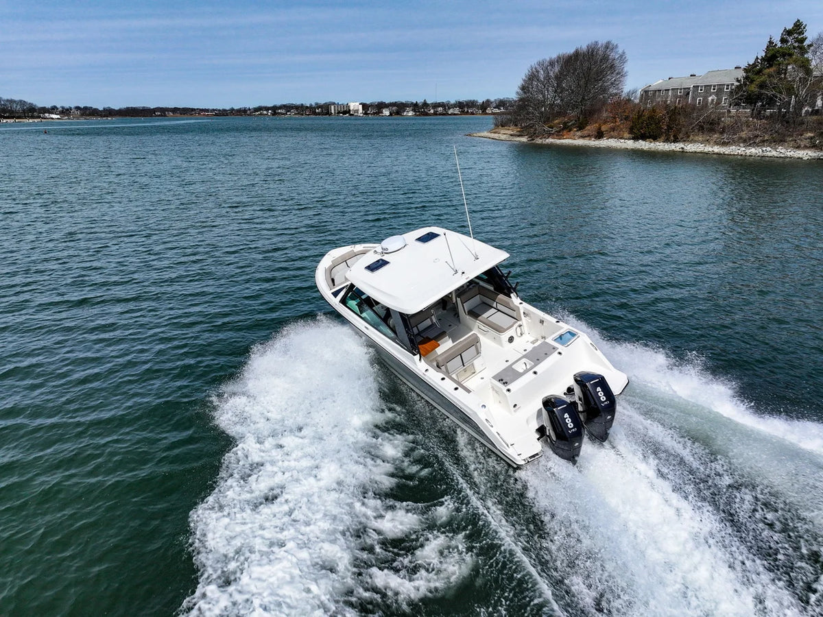 2026 Boston Whaler 330 Vantage 33.0 feet, Quincy, MA #26