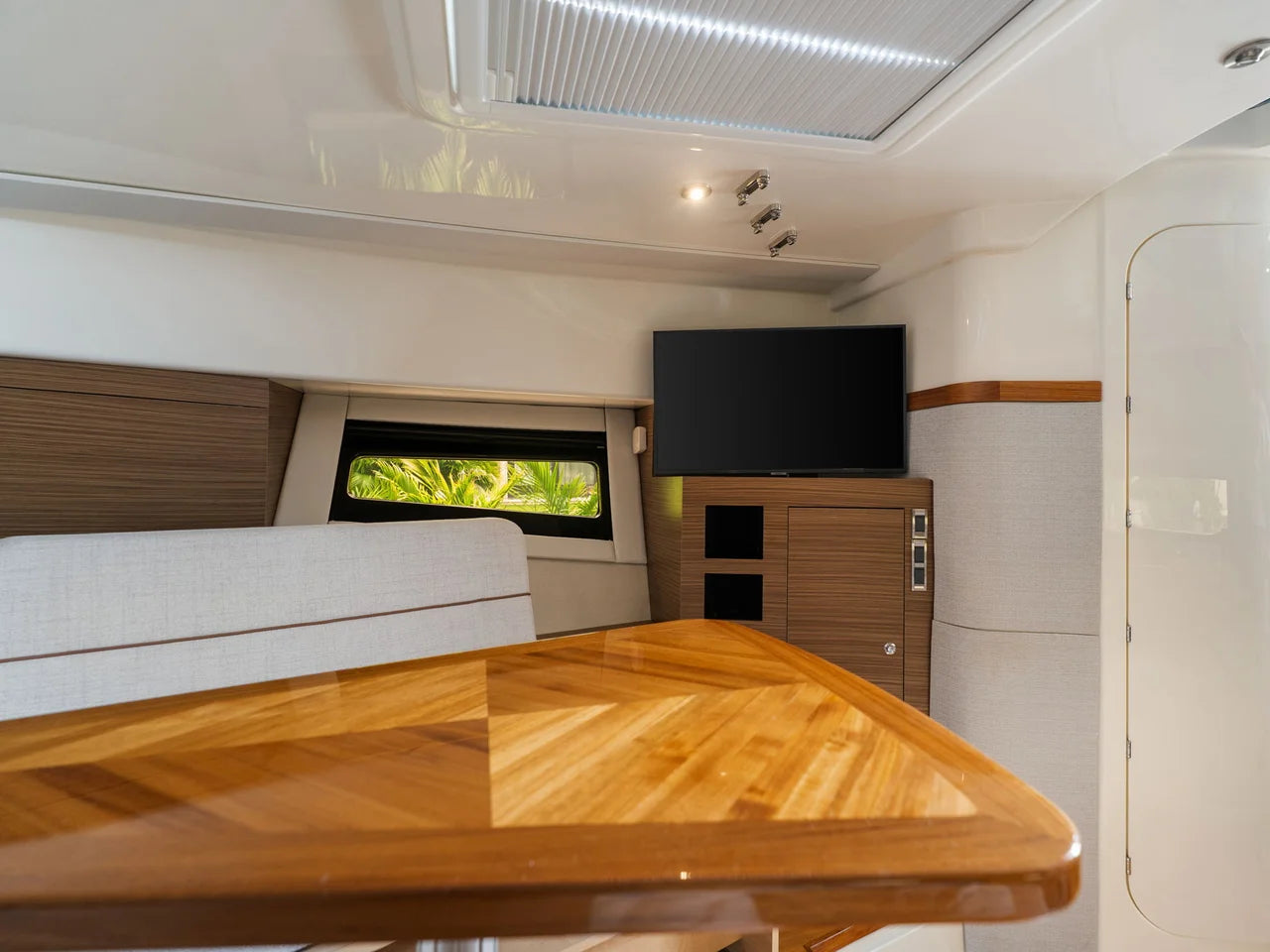 2025 Boston Whaler 365 CONQUEST 36.0 feet, Naples, Florida #57