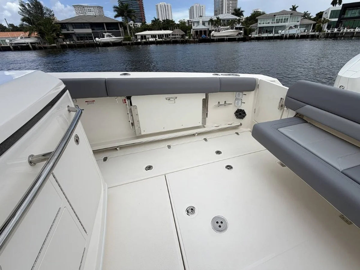 2027 Boston Whaler 380 Outrage 38.0 feet, Pompano Beach, Florida #20