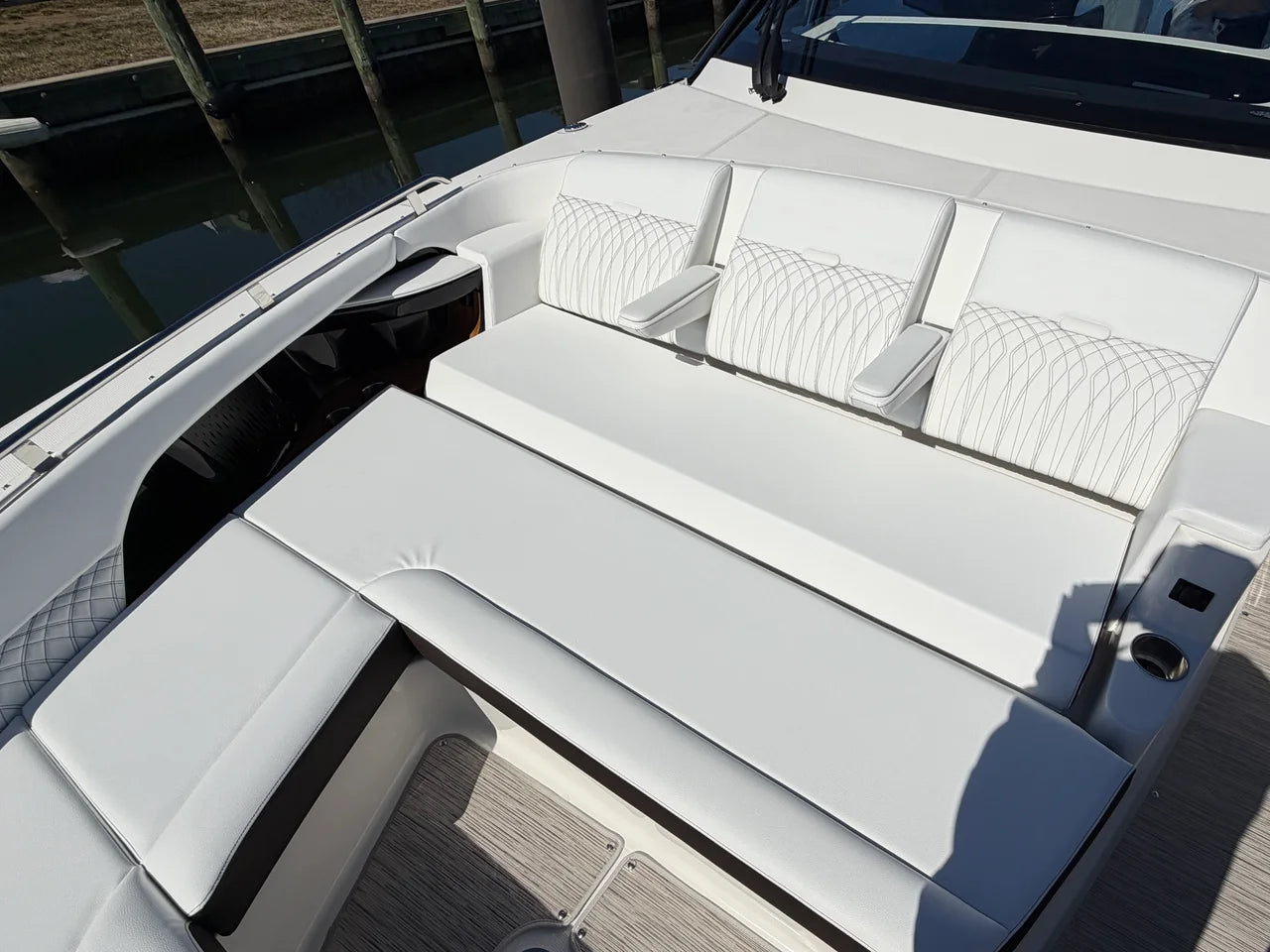 2026 Sea Ray Sundancer 370 Outboard 37.0 feet, Grasonville, MD #29