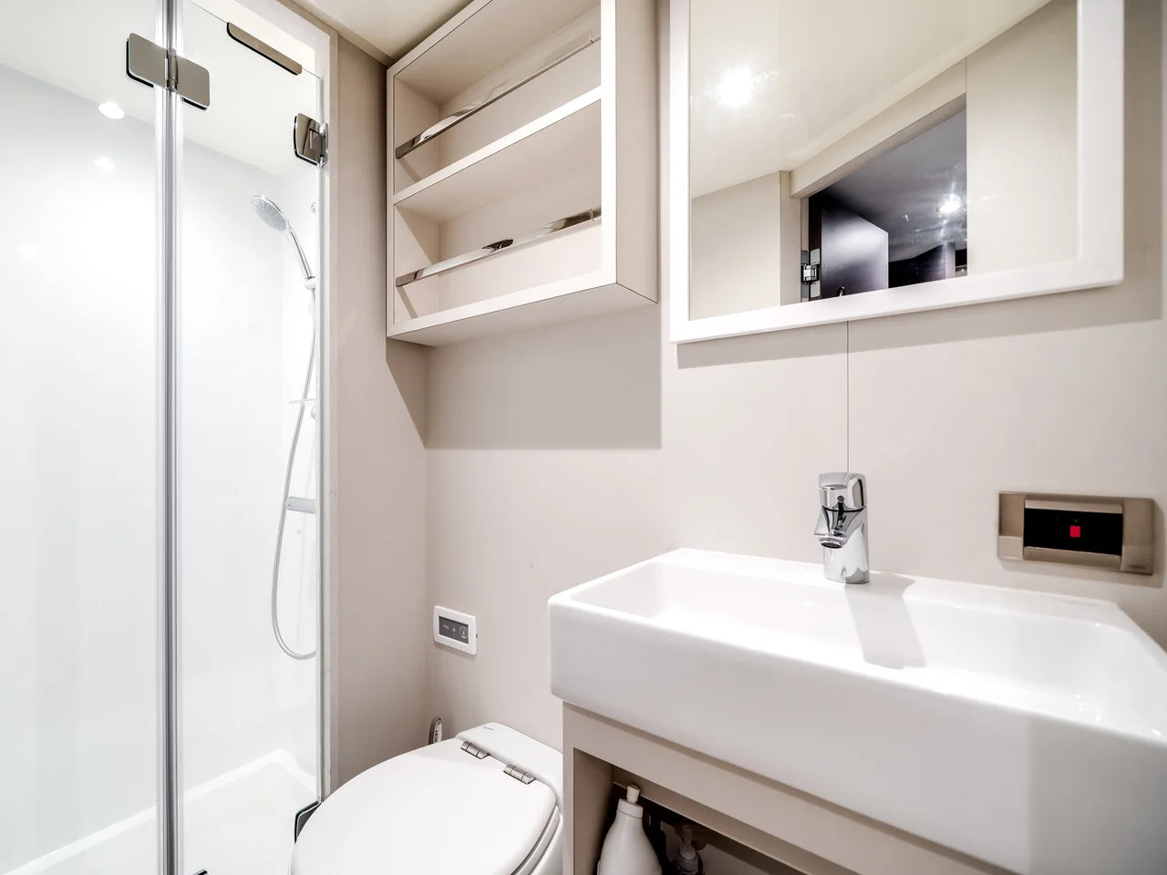 2025 Ocean Alexander 27R 88.0 feet, Fort Lauderdale, FL #105
