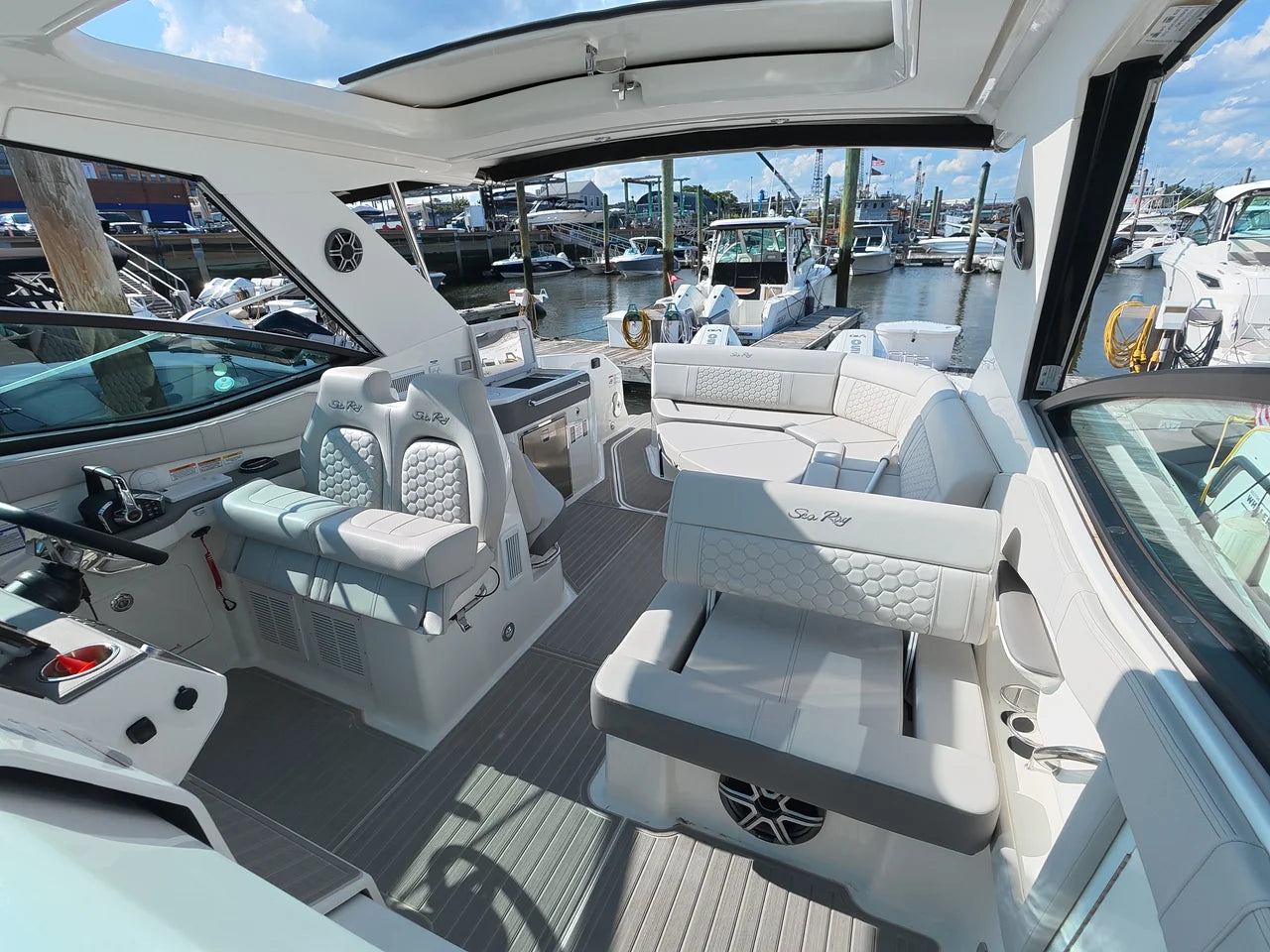 2026 Sea Ray Sundancer 320 Outboard 32.0 feet, Norwalk, Connecticut #12