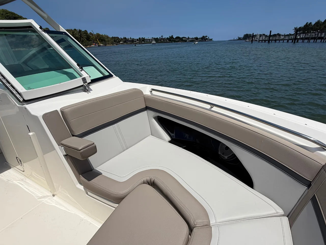 2026 Boston Whaler 280 Vantage 28.0 feet, Jupiter, Florida #28