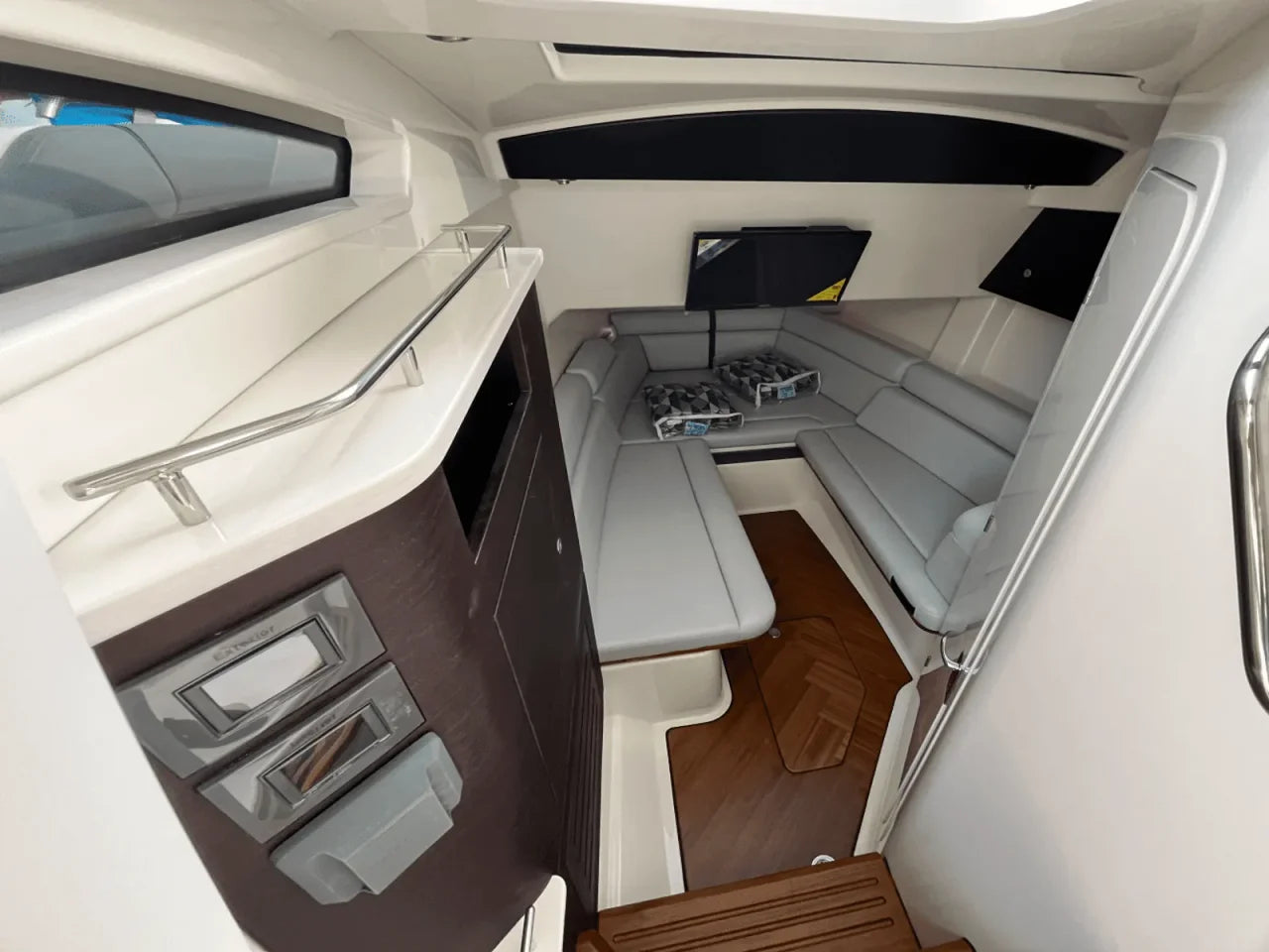 2025 Boston Whaler 350 REALM 35.0 feet, Quincy, MA #35