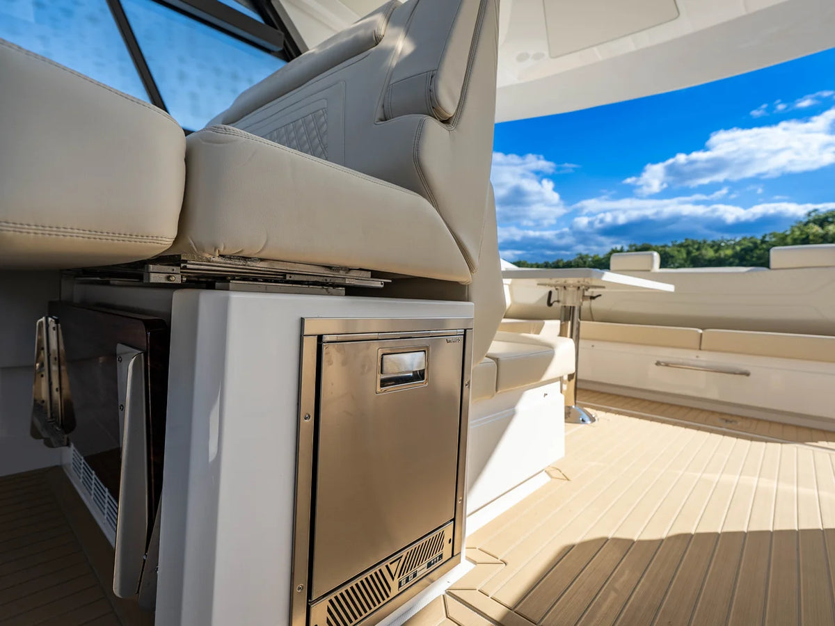 2027 Cruisers Yachts 42 GLS 42.0 feet, Lake Ozark, MO #42