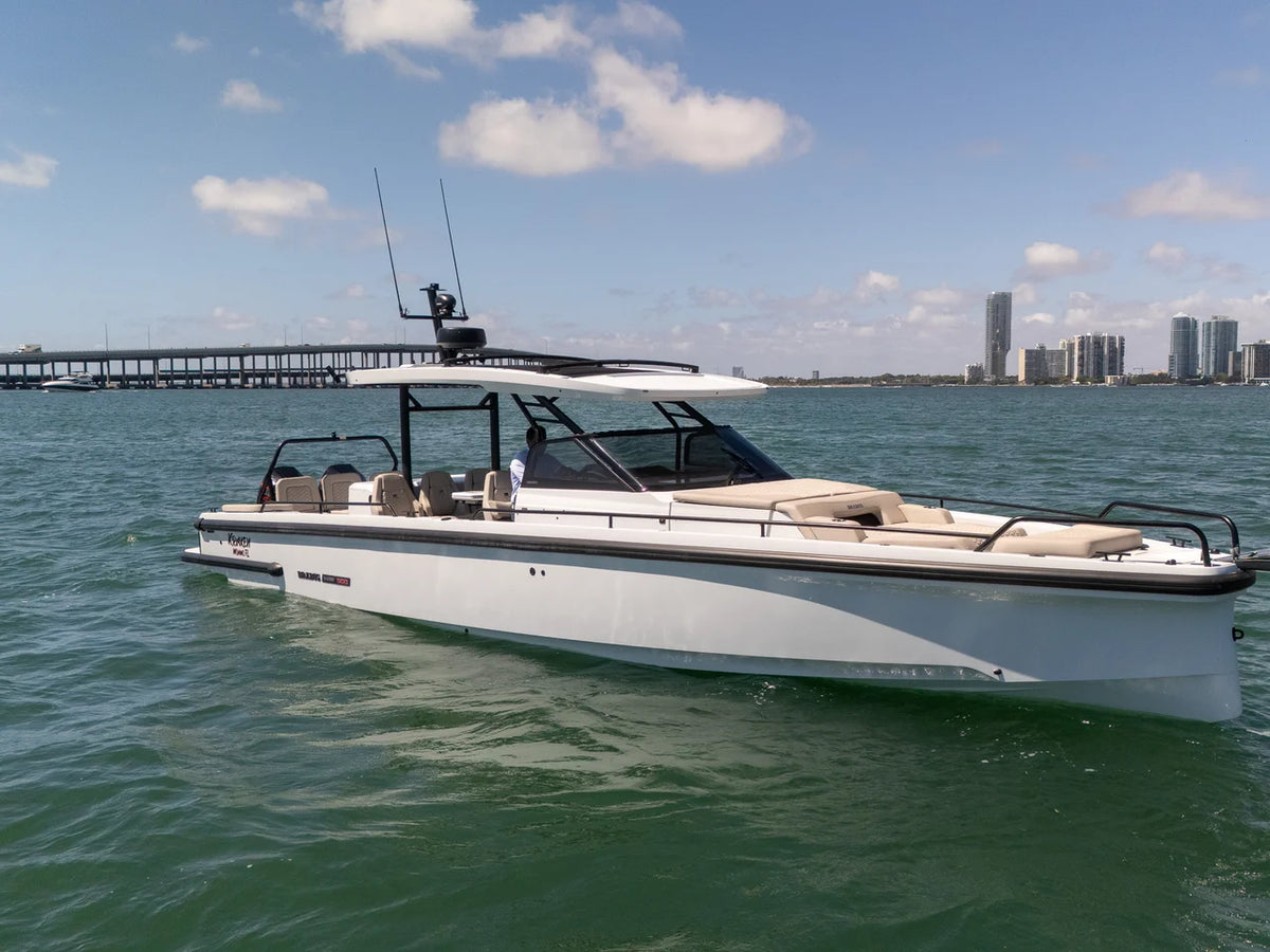 2023 Axopar SHADOW 900ST 38.0 feet, Miami, FL #1