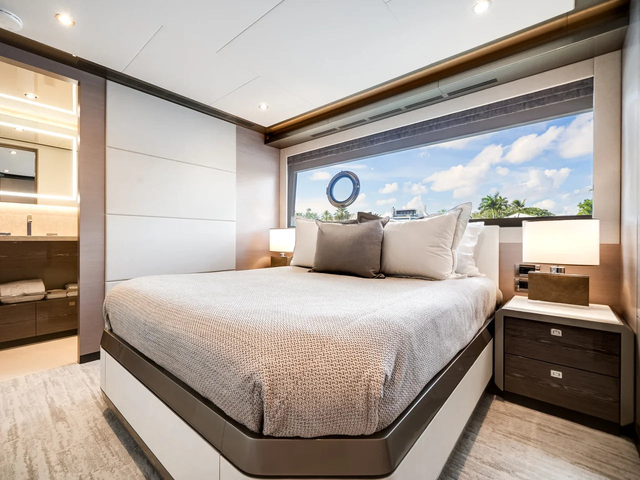 2025 Ocean Alexander 27R 88.0 feet, Fort Lauderdale, FL #60