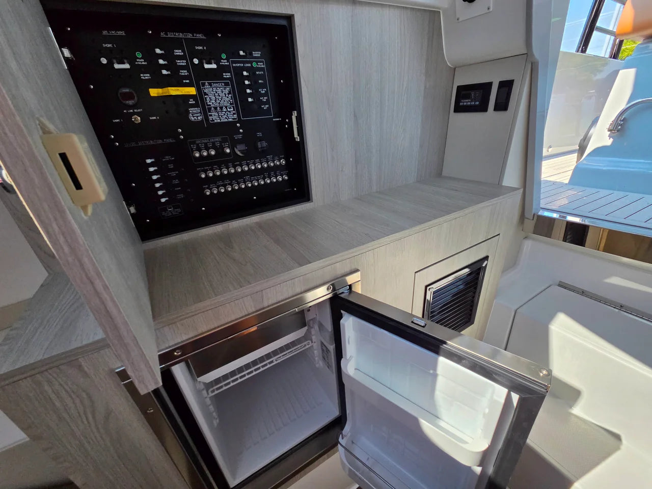 2027 Cruisers Yachts 38 VTR 38.0 feet, Monkey Island, OK #28
