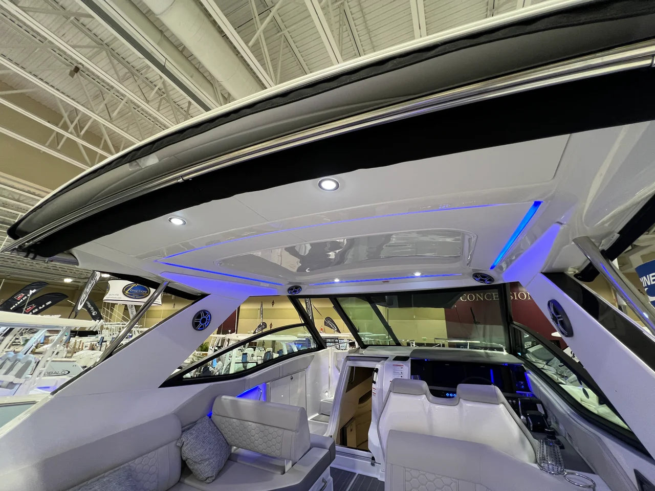 2026 Sea Ray Sundancer 320 Outboard 32.0 feet, Charleston, South Carolina #7