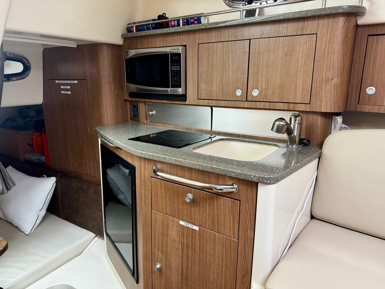 2016 Boston Whaler 315 CONQUEST 31.0 feet, Seabrook, TX #19