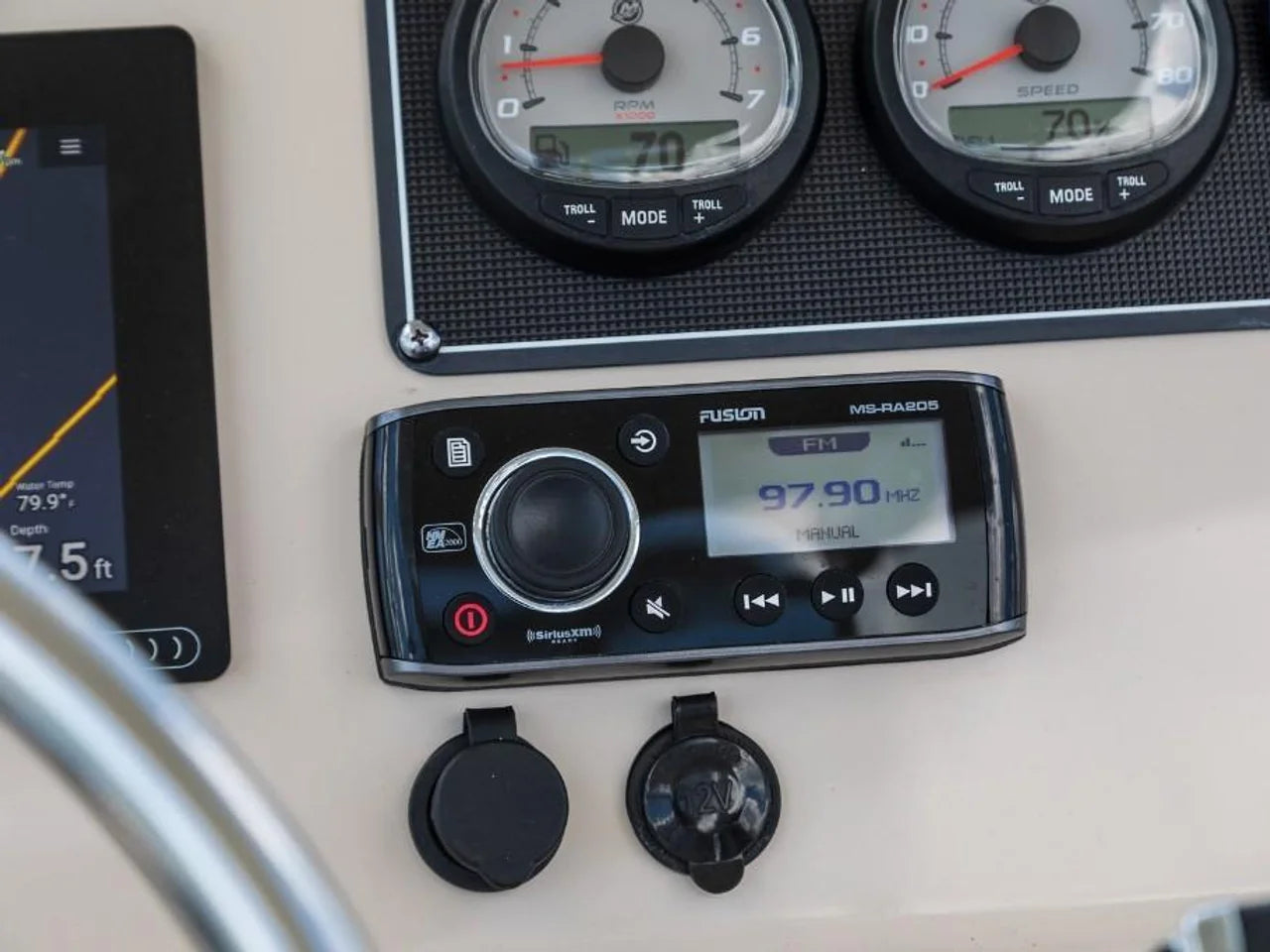 2027 Boston Whaler 210 Montauk 21.0 feet, Charleston, South Carolina #35