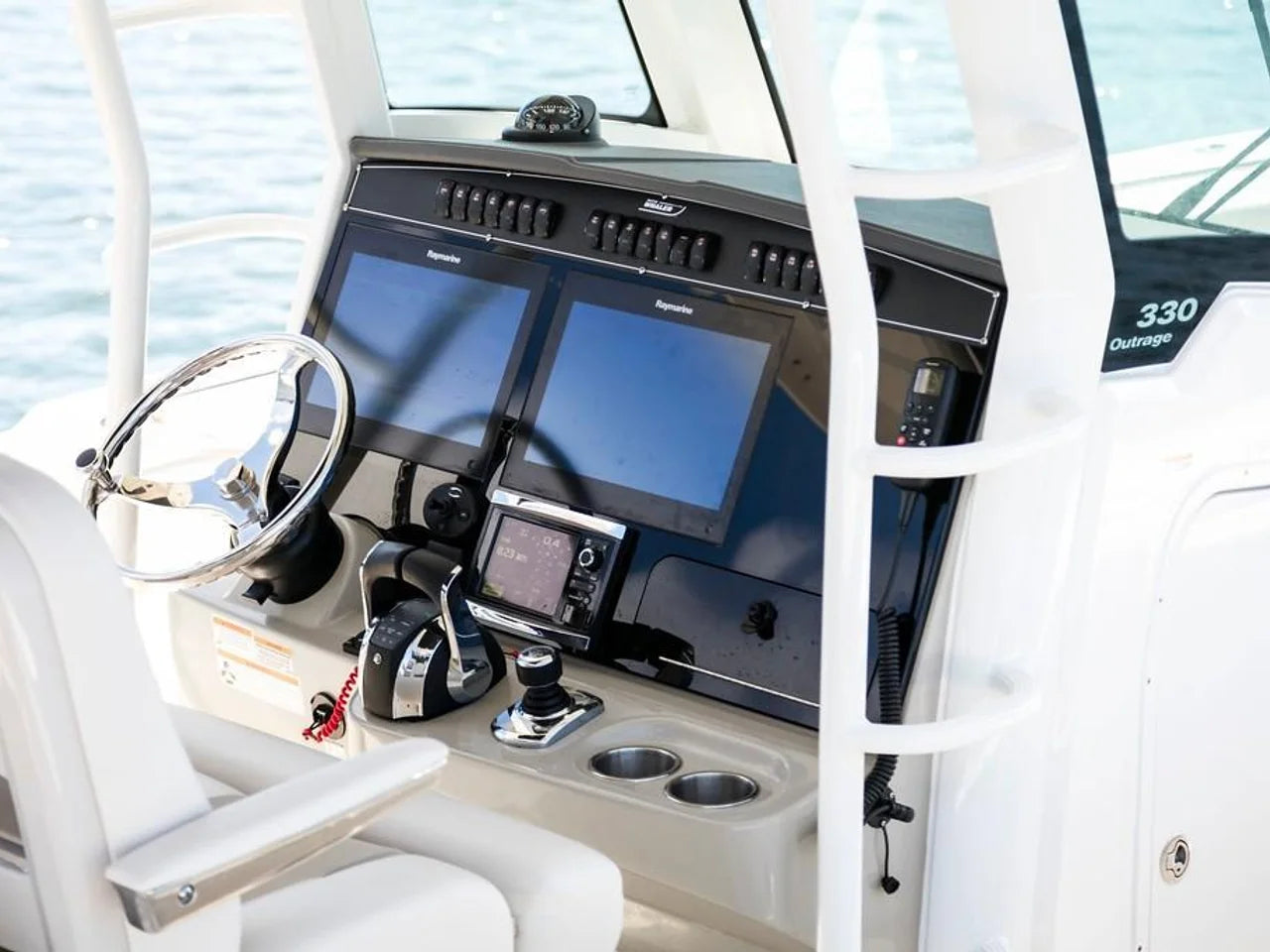 2027 Boston Whaler 330 Outrage 33.0 feet, Charleston, South Carolina #13