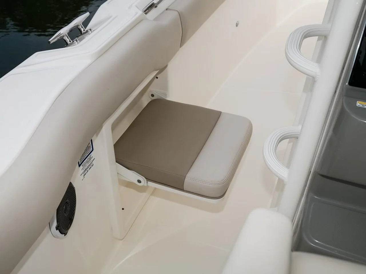 2027 Boston Whaler 33OUT 33.0 feet, Charleston, South Carolina #16