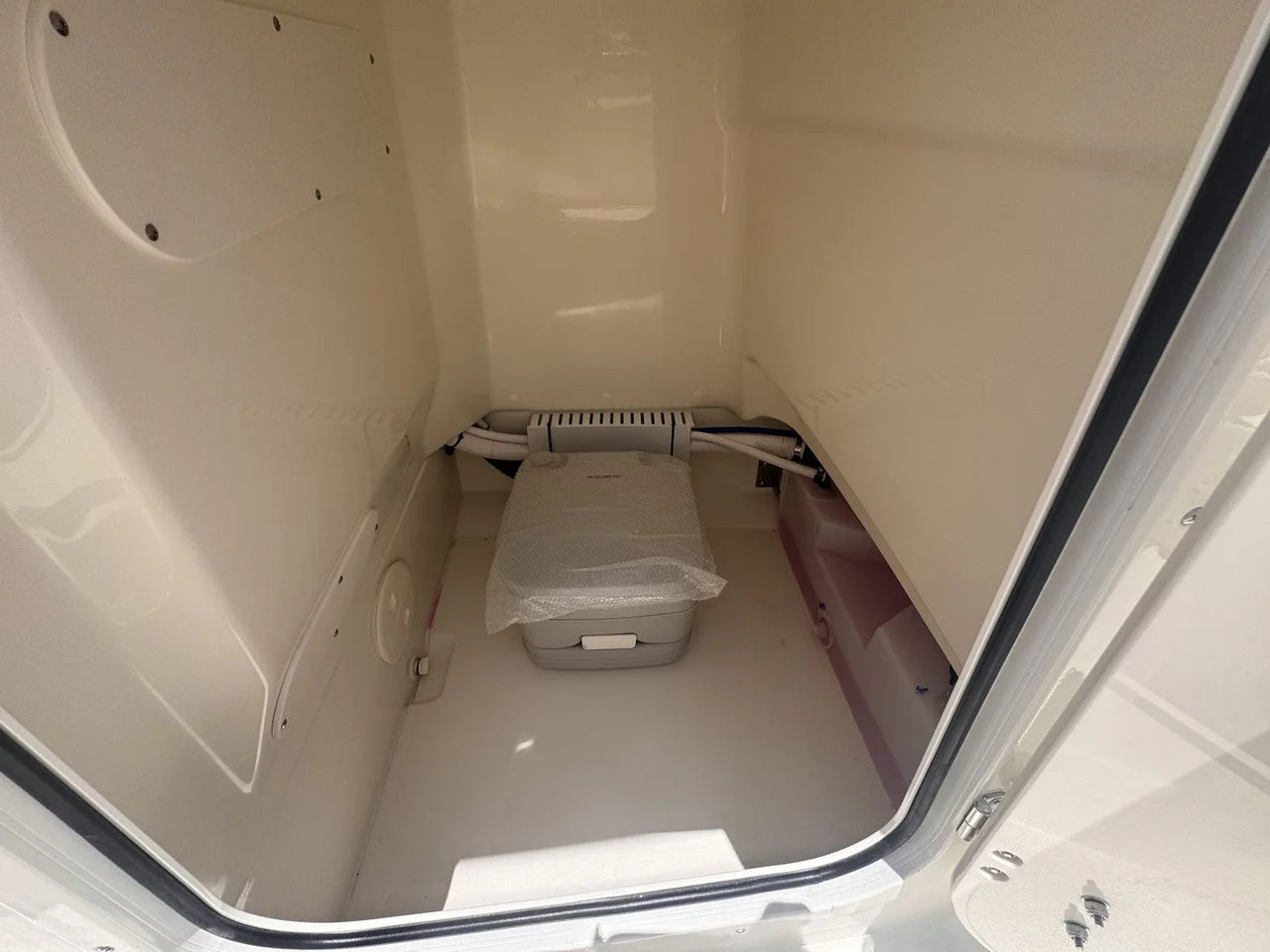 2027 Boston Whaler 210 Montauk 21.0 feet, Pompano Beach, Florida #21
