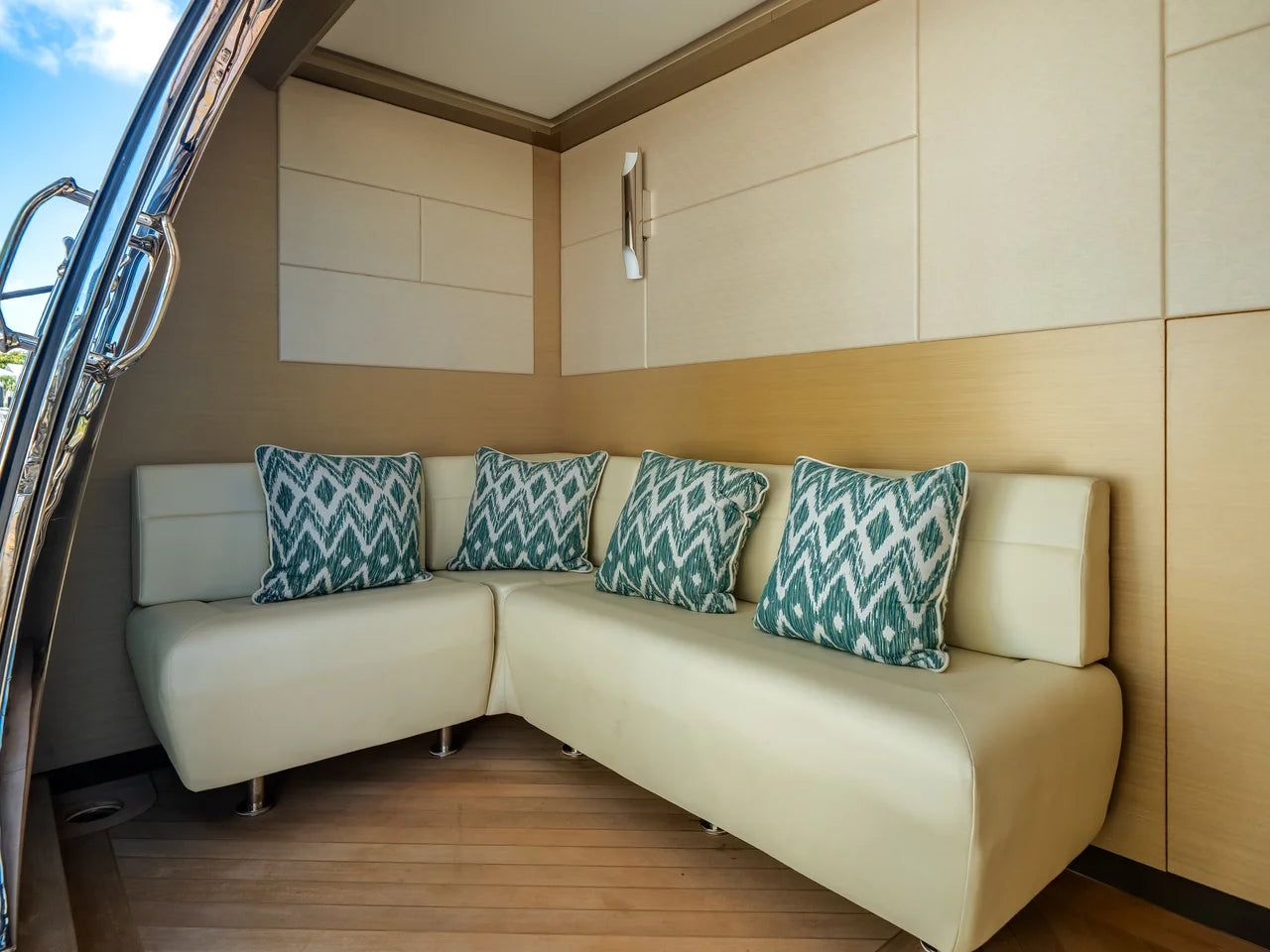 2023 Ocean Alexander 27R 88.0 feet, Ocean Reef, FL #82