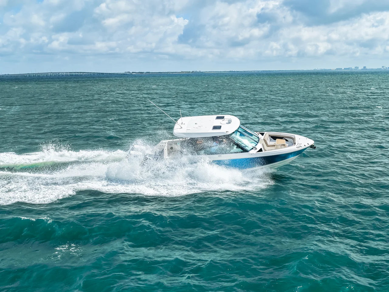 2026 Boston Whaler 330 Vantage 33.0 feet, Clearwater, Florida #33