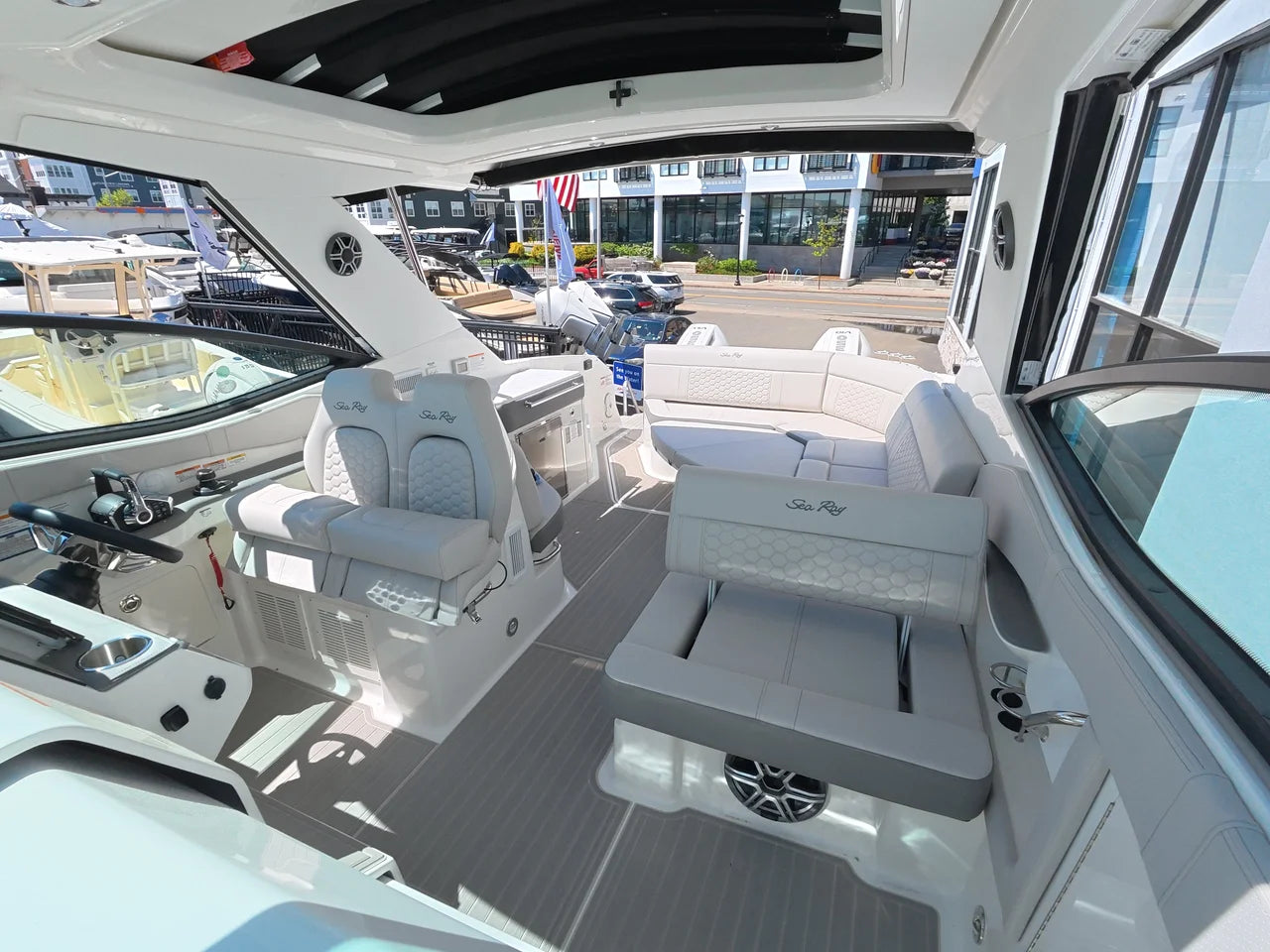 2026 Sea Ray Sundancer 320 Outboard 32.0 feet, Norwalk, Connecticut #17