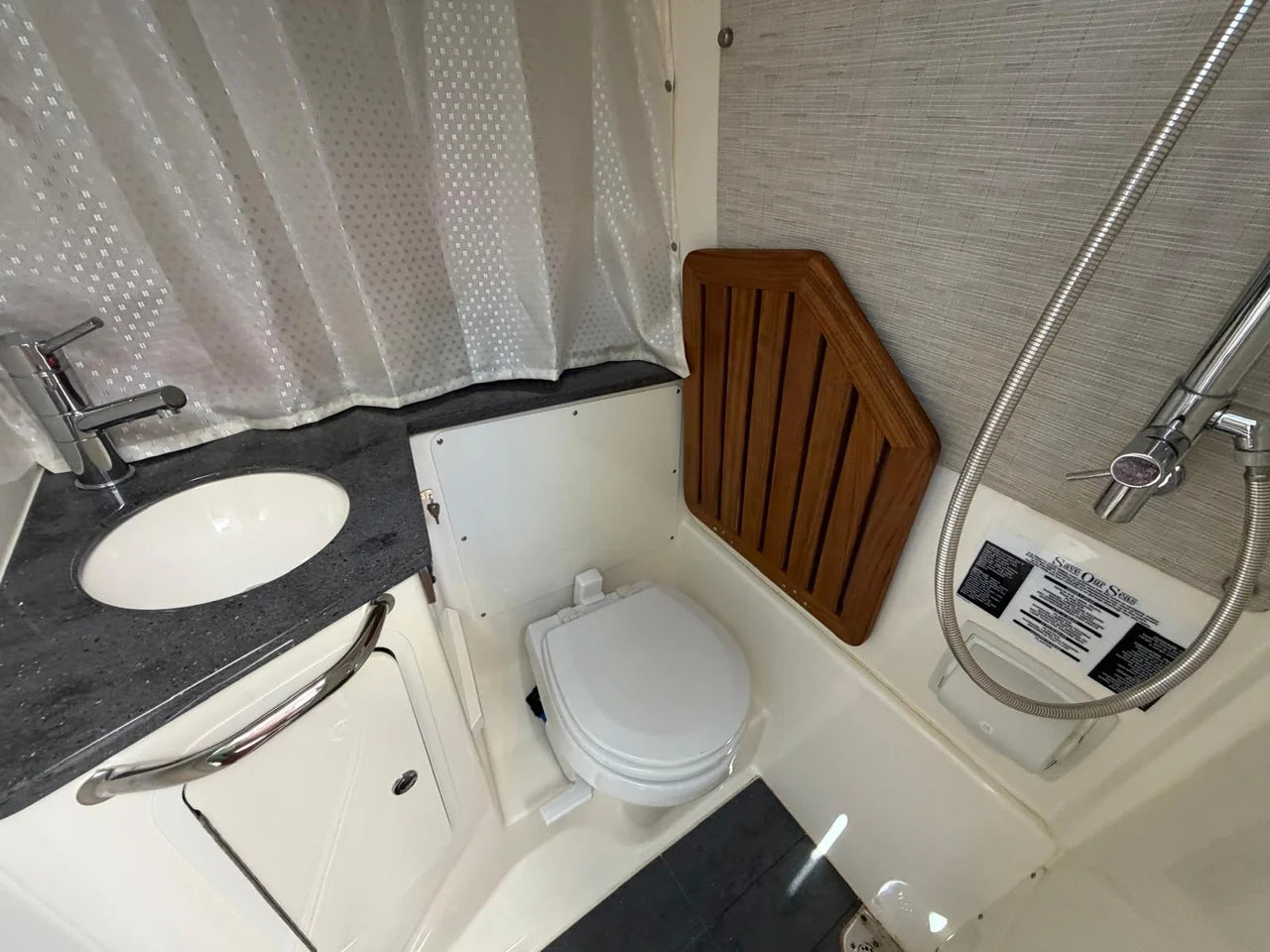 2022 Boston Whaler 350 REALM 35.0 feet, Key Largo, FL #30