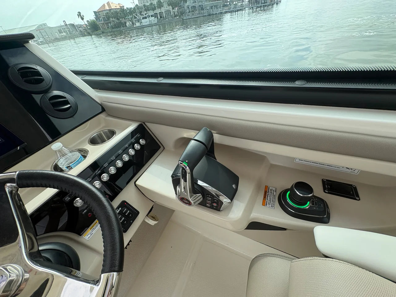 2025 Boston Whaler 330 Vantage 33.0 feet, Seabrook, TX #27