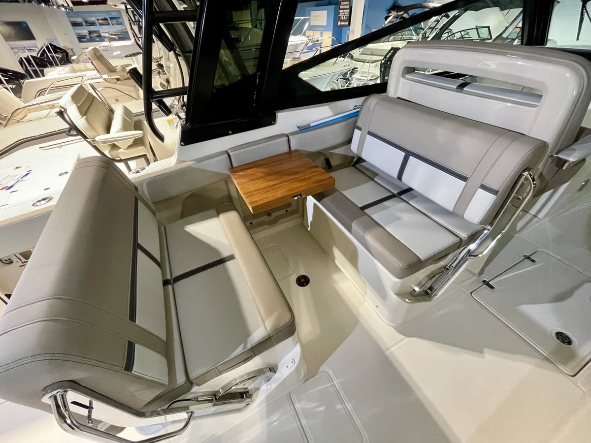 2026 Boston Whaler 330 Vantage 33.0 feet, Danvers, Massachusetts #11