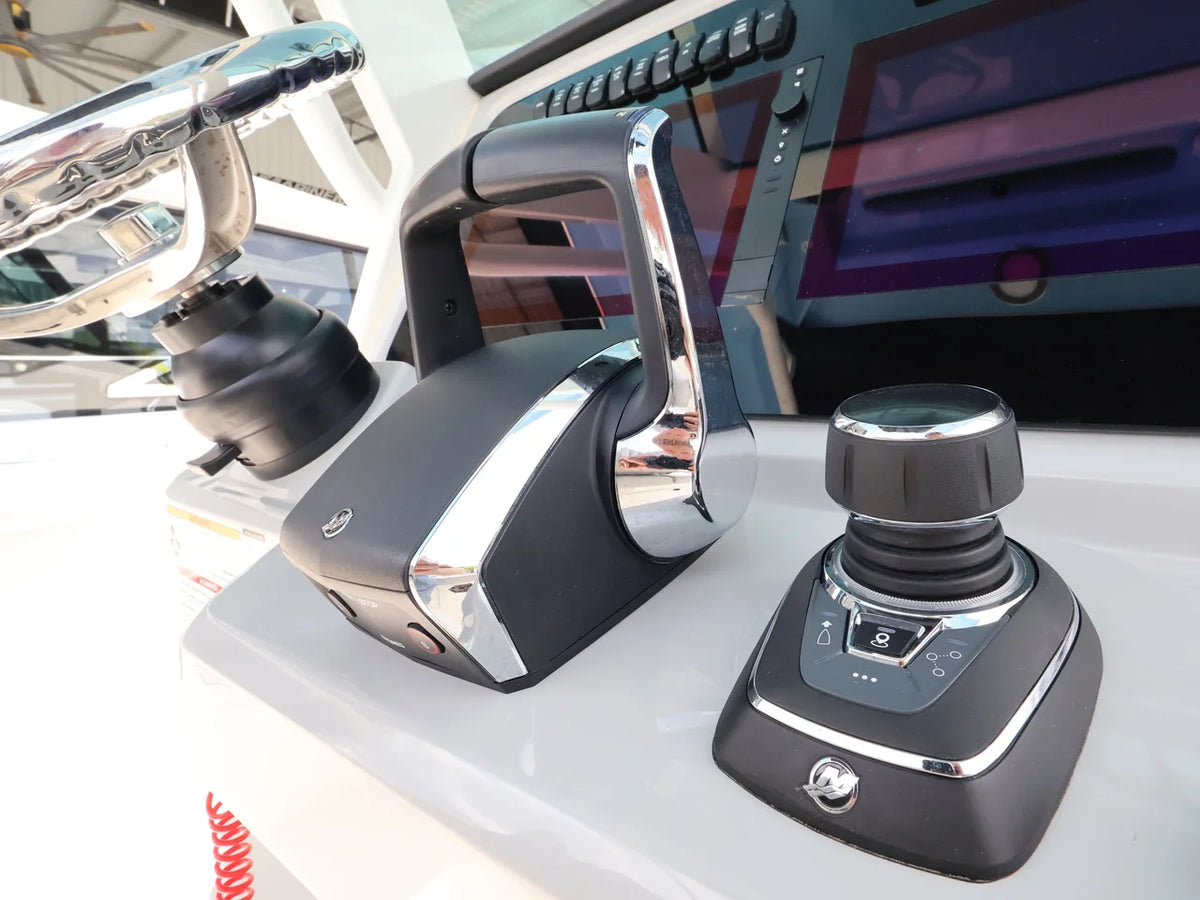 2026 Boston Whaler 330 Outrage 33.0 feet, Naples, Florida #27