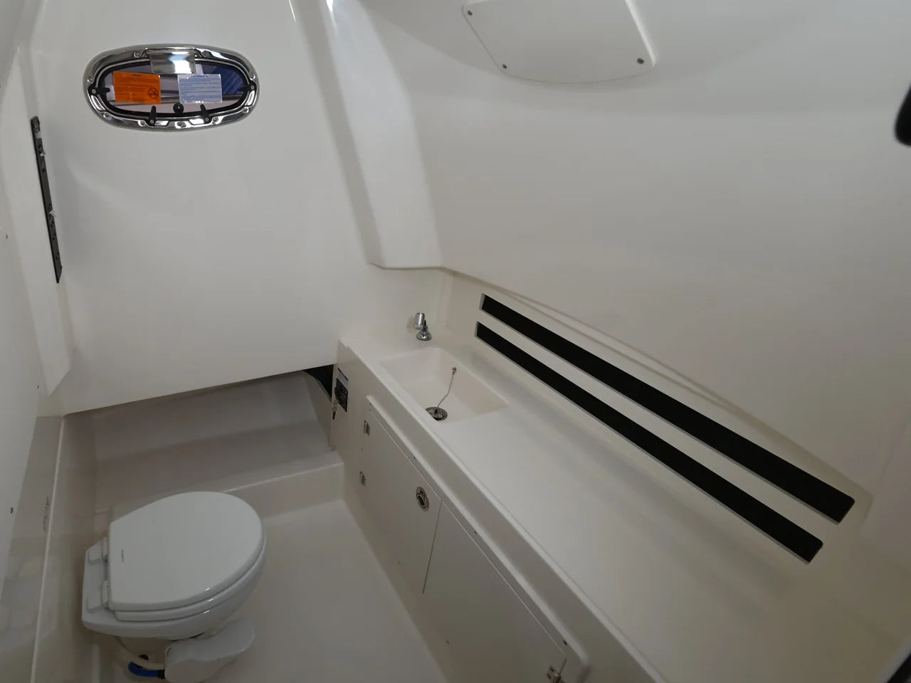 2026 Boston Whaler 330 Outrage 33.0 feet, Norwalk, Connecticut #25