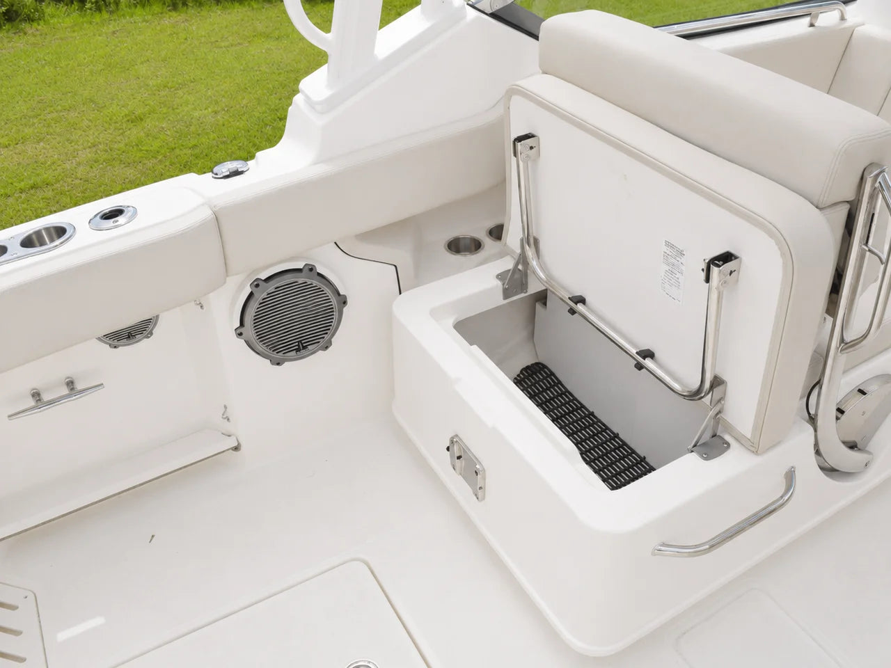 2026 Boston Whaler 240 Vantage 24.0 feet, Thunderbolt, GA #11