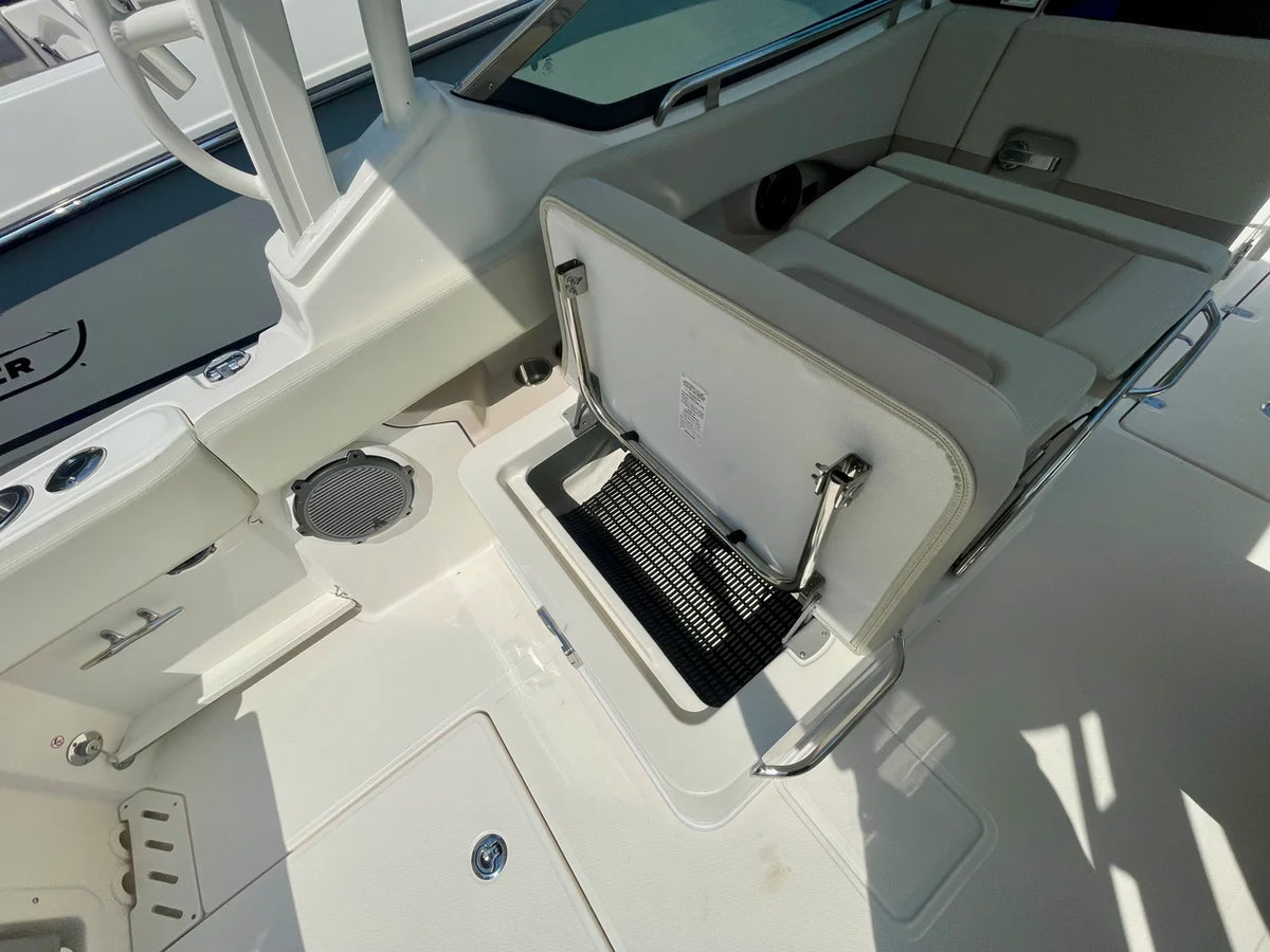 2026 Boston Whaler 240 Vantage 24.0 feet, Quincy, MA #9