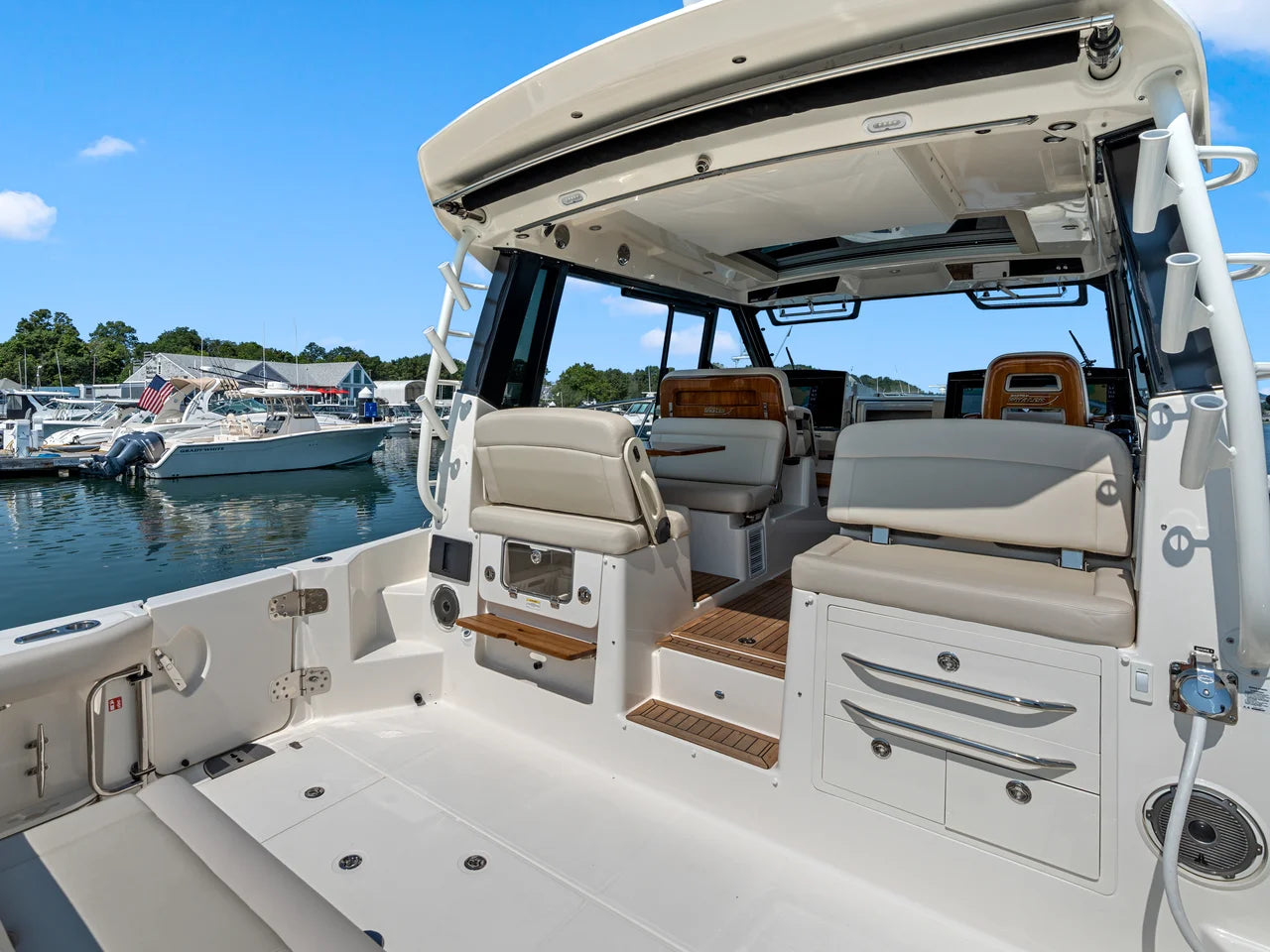2026 Boston Whaler 405 Conquest 40.0 feet, Quincy, MA #12