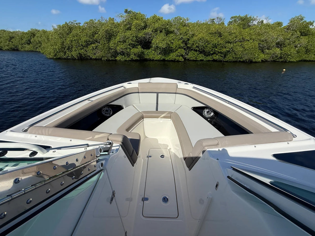 2027 Boston Whaler 330 Vantage 33.0 feet, Fort Myers, FL #22