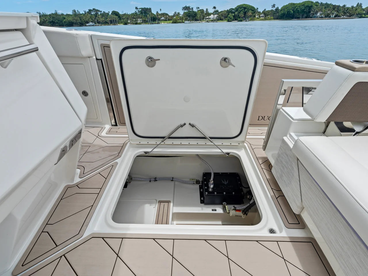 2027 Ducari 37 XIV 37.0 feet, Jupiter, Florida #51